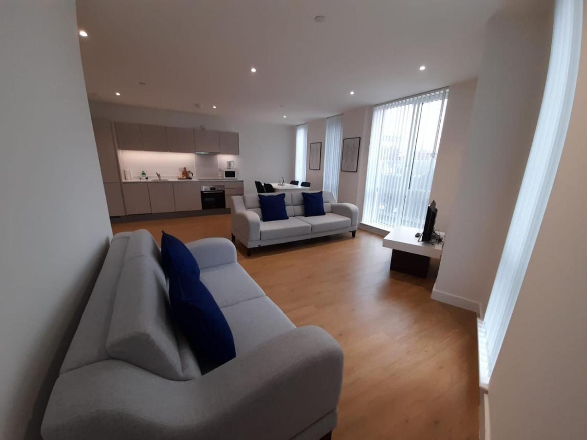 Berks Luxury Serviced Apartments , Free Parking, Free Gym And Free Wifi Bracknell Esterno foto