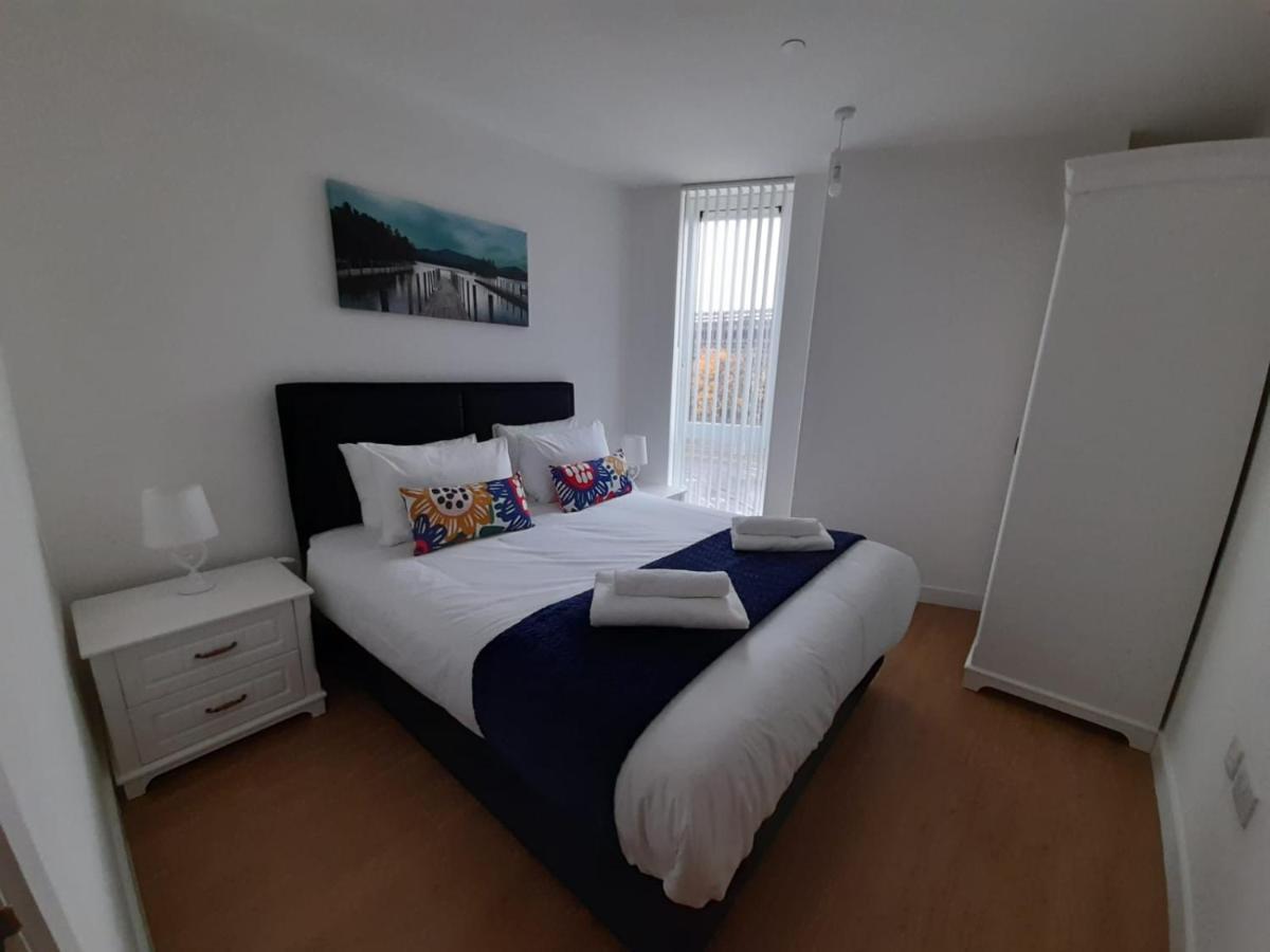Berks Luxury Serviced Apartments , Free Parking, Free Gym And Free Wifi Bracknell Esterno foto