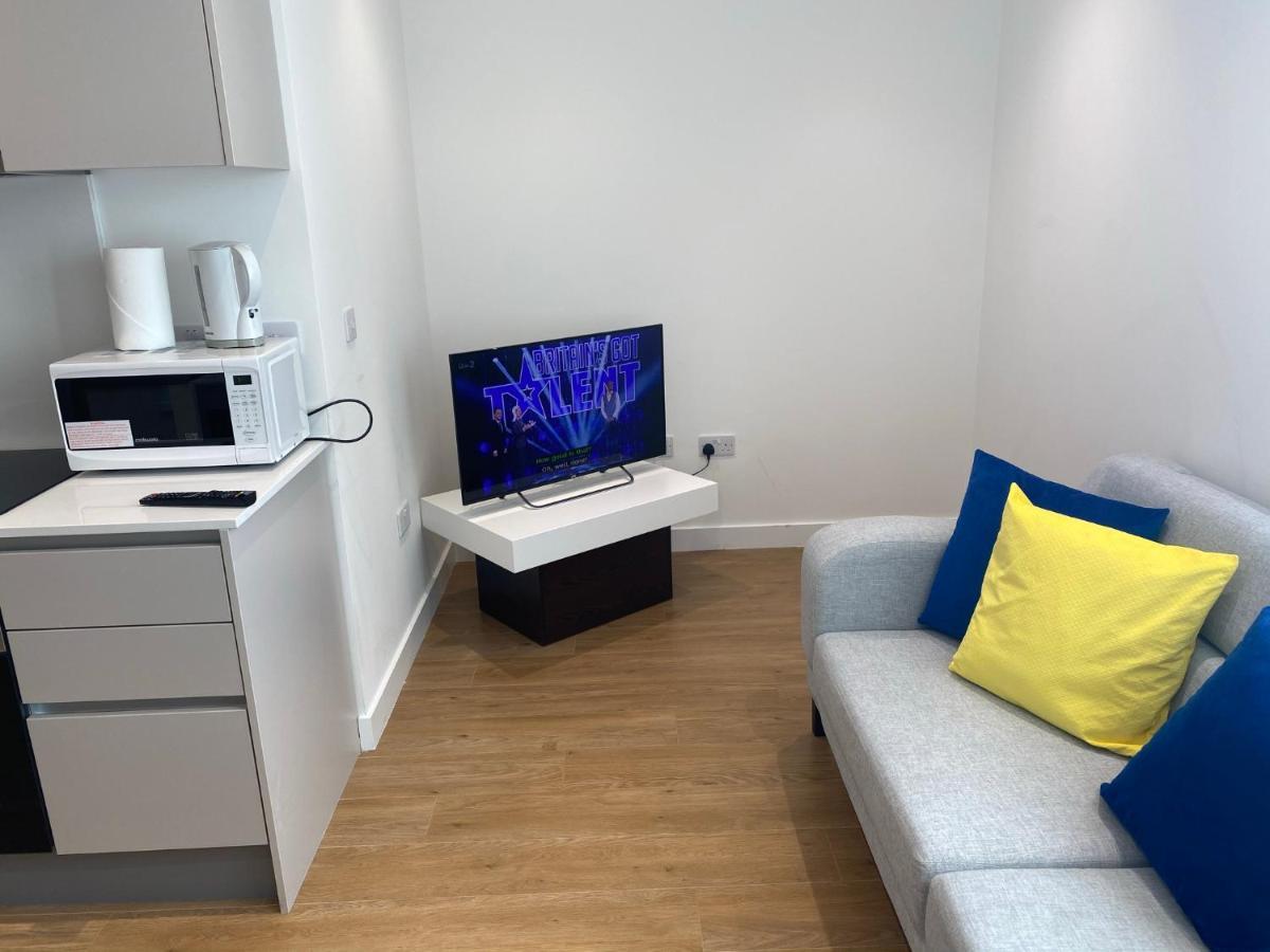 Berks Luxury Serviced Apartments , Free Parking, Free Gym And Free Wifi Bracknell Esterno foto