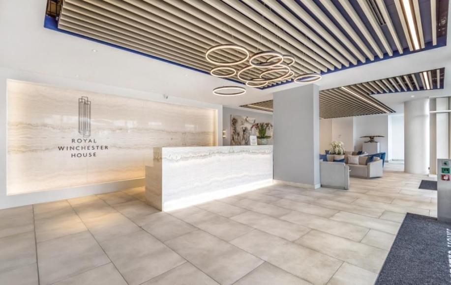 Berks Luxury Serviced Apartments , Free Parking, Free Gym And Free Wifi Bracknell Esterno foto