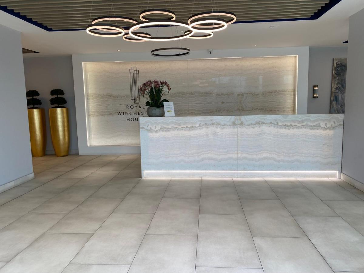 Berks Luxury Serviced Apartments , Free Parking, Free Gym And Free Wifi Bracknell Esterno foto