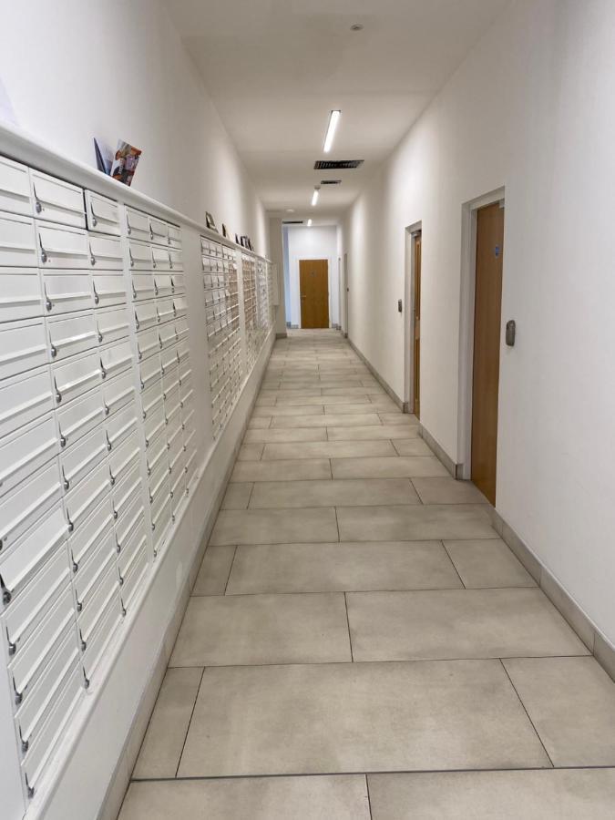 Berks Luxury Serviced Apartments , Free Parking, Free Gym And Free Wifi Bracknell Esterno foto