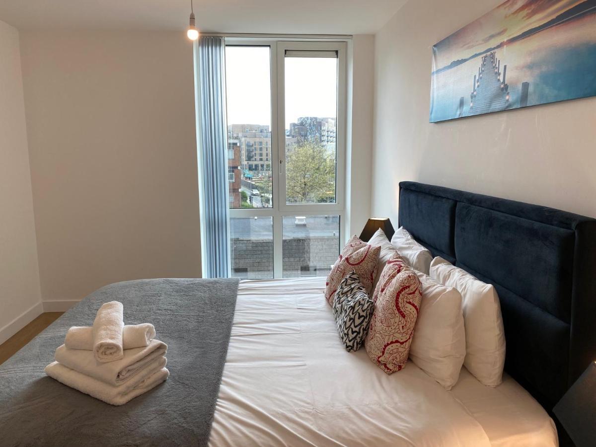 Berks Luxury Serviced Apartments , Free Parking, Free Gym And Free Wifi Bracknell Esterno foto