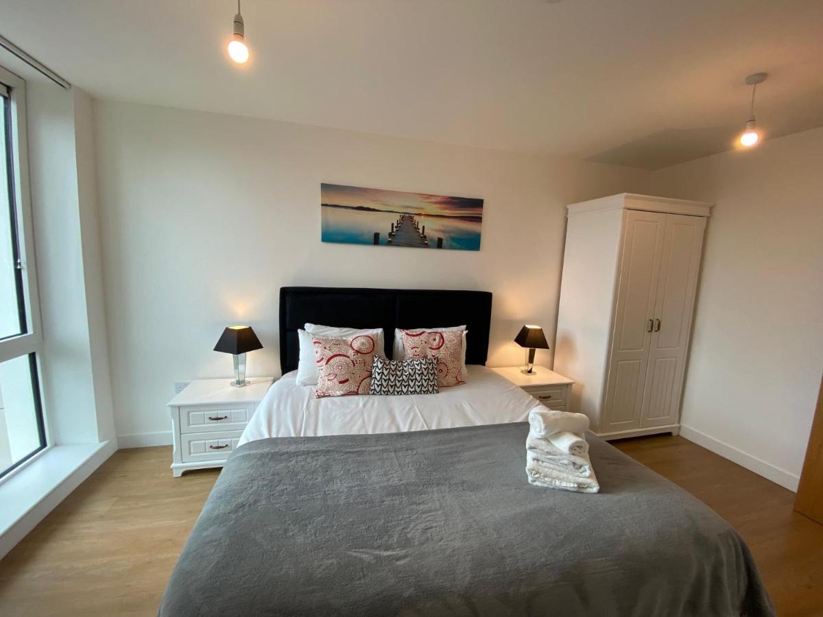 Berks Luxury Serviced Apartments , Free Parking, Free Gym And Free Wifi Bracknell Esterno foto